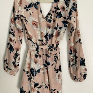 🌸🤍Cute floral long sleeve romper🤍 🌸